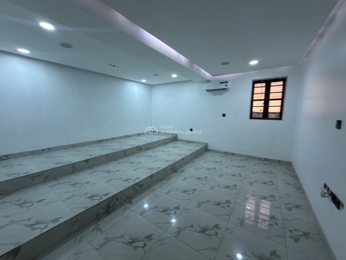 Luxury 6 Bedroom Detached House, Off Nnpc Road, Guzape District, Abuja, Detached Duplex for Sale