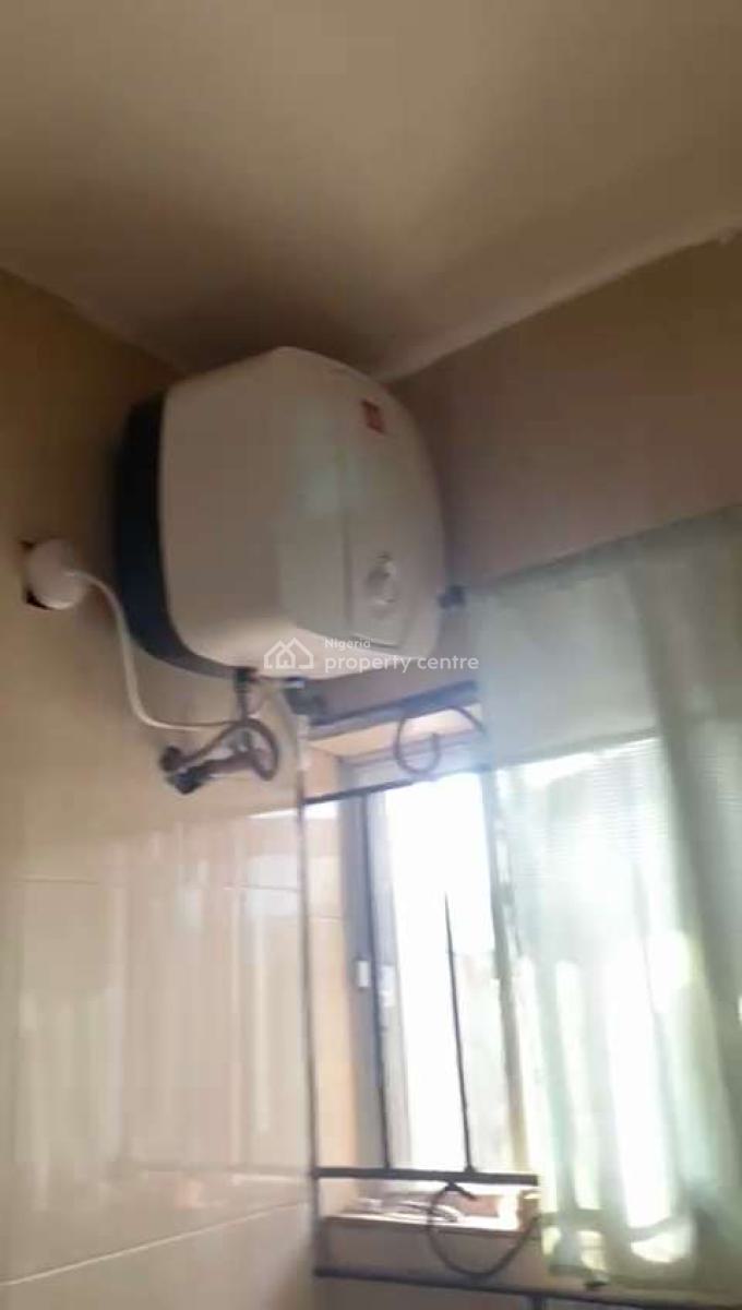 4 Bdrm Bungalow @ Adeleye Olodo, Adeleye, Olodo Ibadan, Ibadan, Oyo, Detached Bungalow for Sale