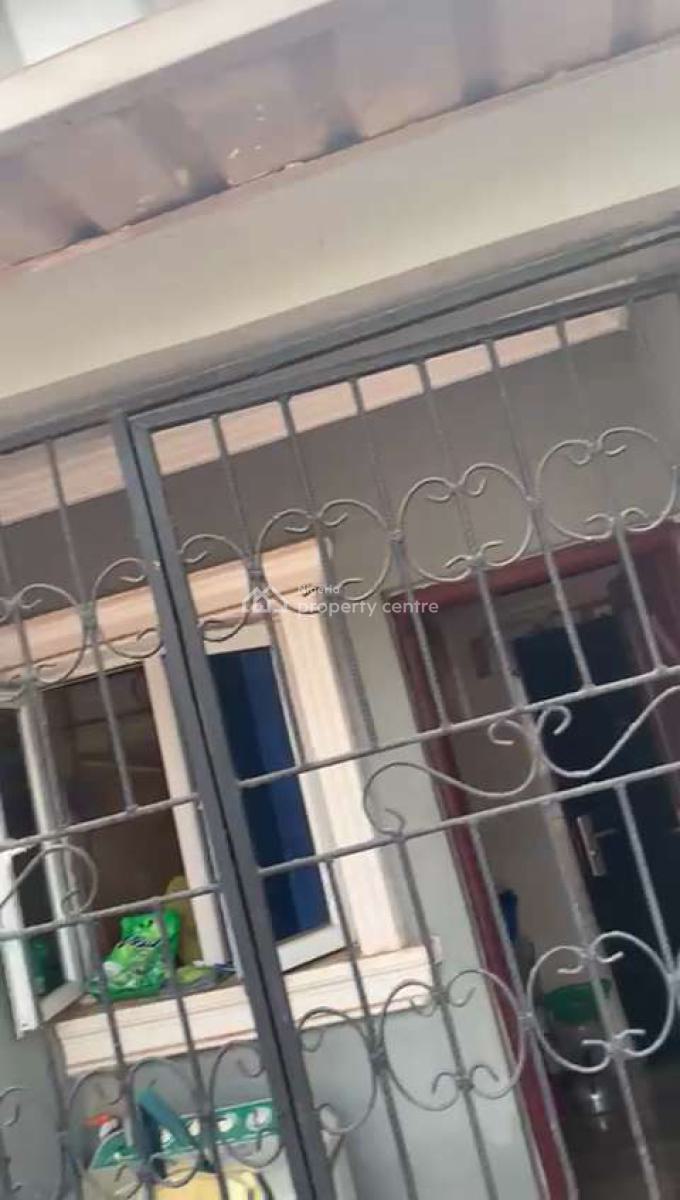 4 Bdrm Bungalow @ Adeleye Olodo, Adeleye, Olodo Ibadan, Ibadan, Oyo, Detached Bungalow for Sale