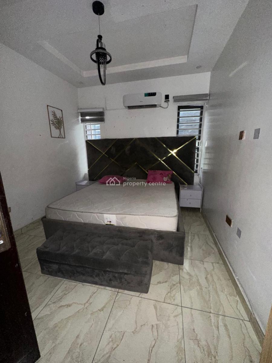 Unfurnished 2 Bedroom Apartment Very Spacious Fully Serviced, Orchid Road Lekki, Lekki, Lagos, Flat / Apartment for Rent