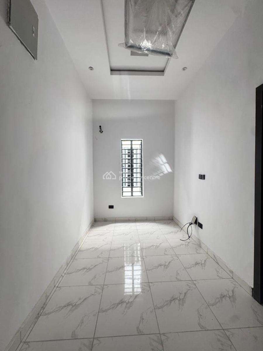 Spacious 4  Bedroom Semi-detached  Duplex  with a Maids Room, Osapa, Lekki, Lagos, Semi-detached Duplex for Sale