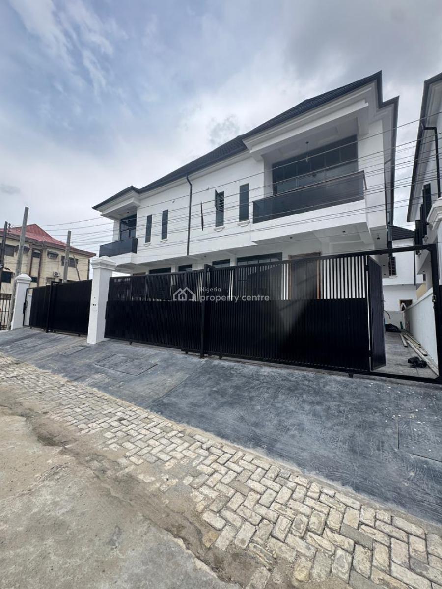 Spacious 4  Bedroom Semi-detached  Duplex  with a Maids Room, Osapa, Lekki, Lagos, Semi-detached Duplex for Sale