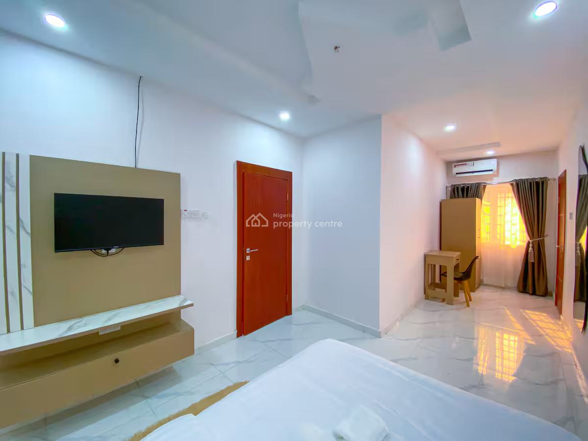 Ngz Lvn 1bed & Parlour(b1), Dele Adedeji Street, Lekki Phase 1, Lekki, Lagos, Flat / Apartment Short Let