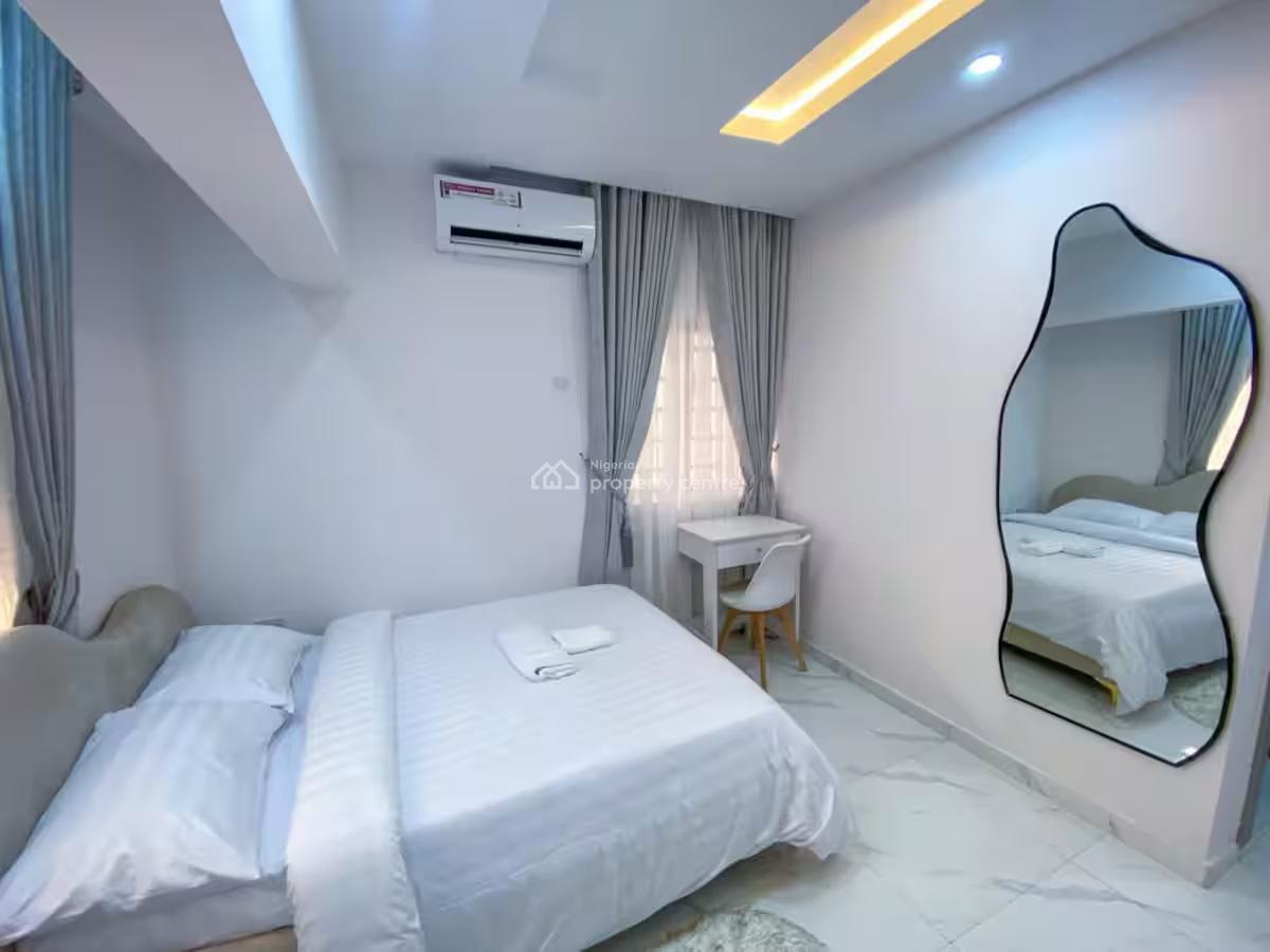 Ngz Lvn 1bed & Parlour(b4), Dele Adedeji Street, Lekki Phase 1, Lekki, Lagos, Flat / Apartment Short Let