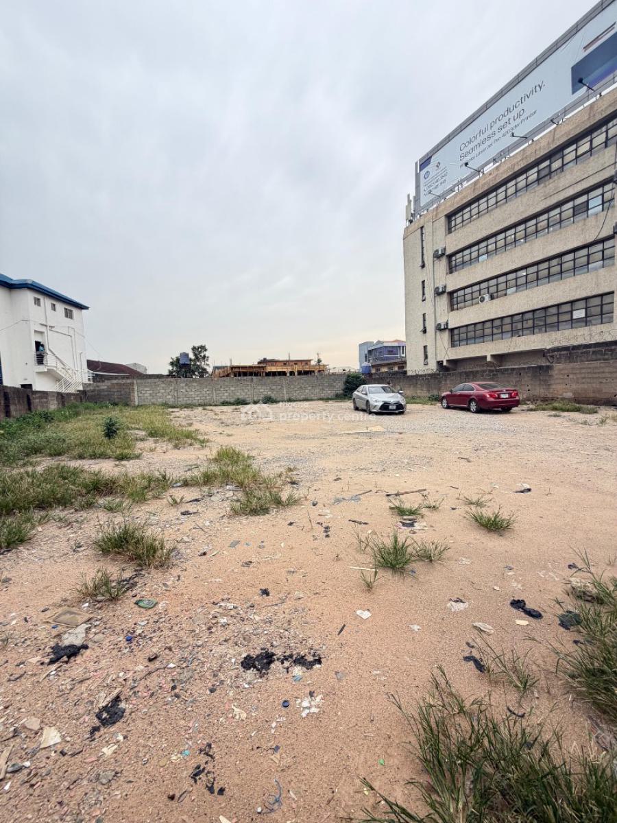 a Dry Land Measuring 700sqm in a Strategic Location, Ikeja, Lagos, Land for Sale