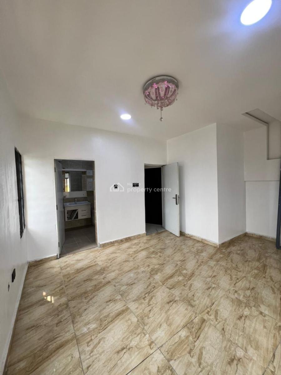 a Standard 2bedroom Flat, Pepperoni Abraham Adesunya Ajah, Lekki Phase 2, Lekki, Lagos, Flat / Apartment for Rent