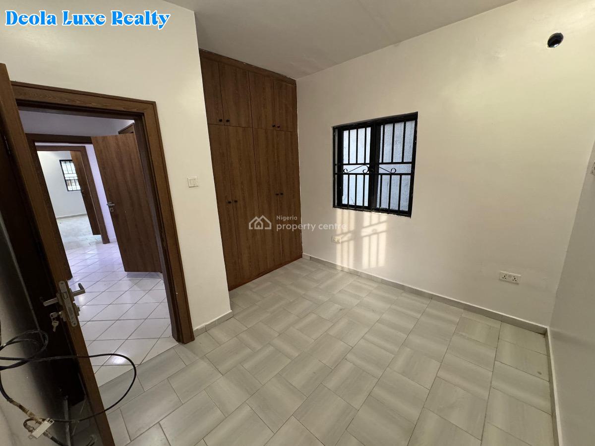an Executive 3 Bedroom Apartment with an Extra and Bq, Off Admiralty Way, Lekki Phase 1, Lekki, Lagos, Flat / Apartment for Rent
