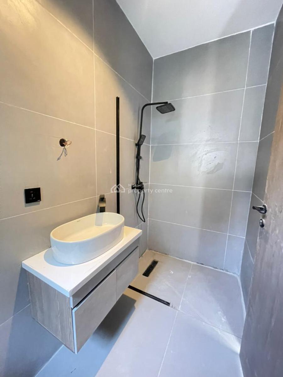 Luxury 3 Bedroom Serviced Apartment, Lekki Phase 1, Lekki, Lagos, Block of Flats for Sale