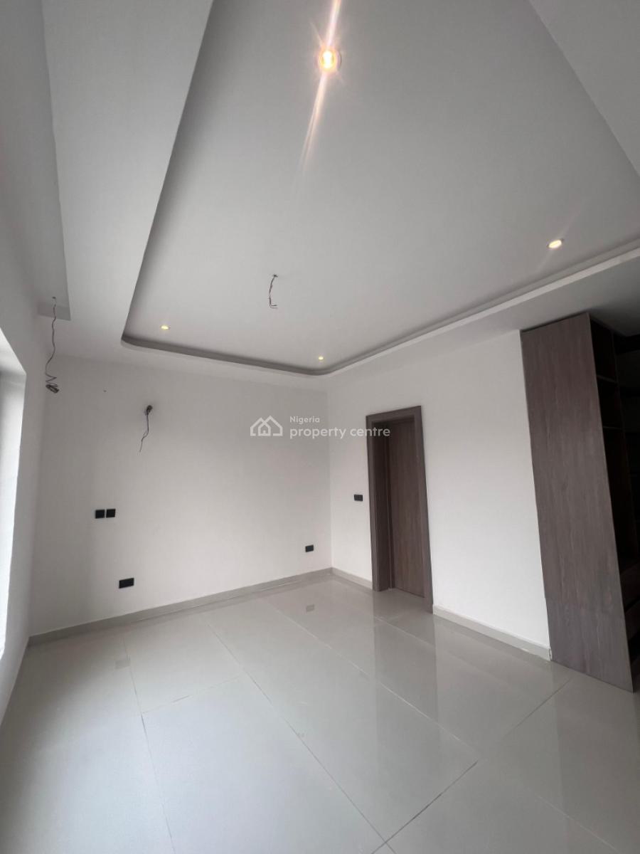 2 Bedroom Apartments Available, Lekki Phase 1, Lekki, Lagos, Flat / Apartment for Sale