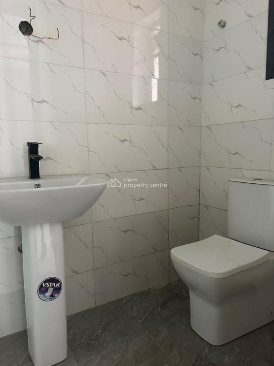 Eight (8) Units of Three (3) Bedroom Apartment with Bq, Lekki Phase 1, Lekki, Lagos, Flat / Apartment for Rent