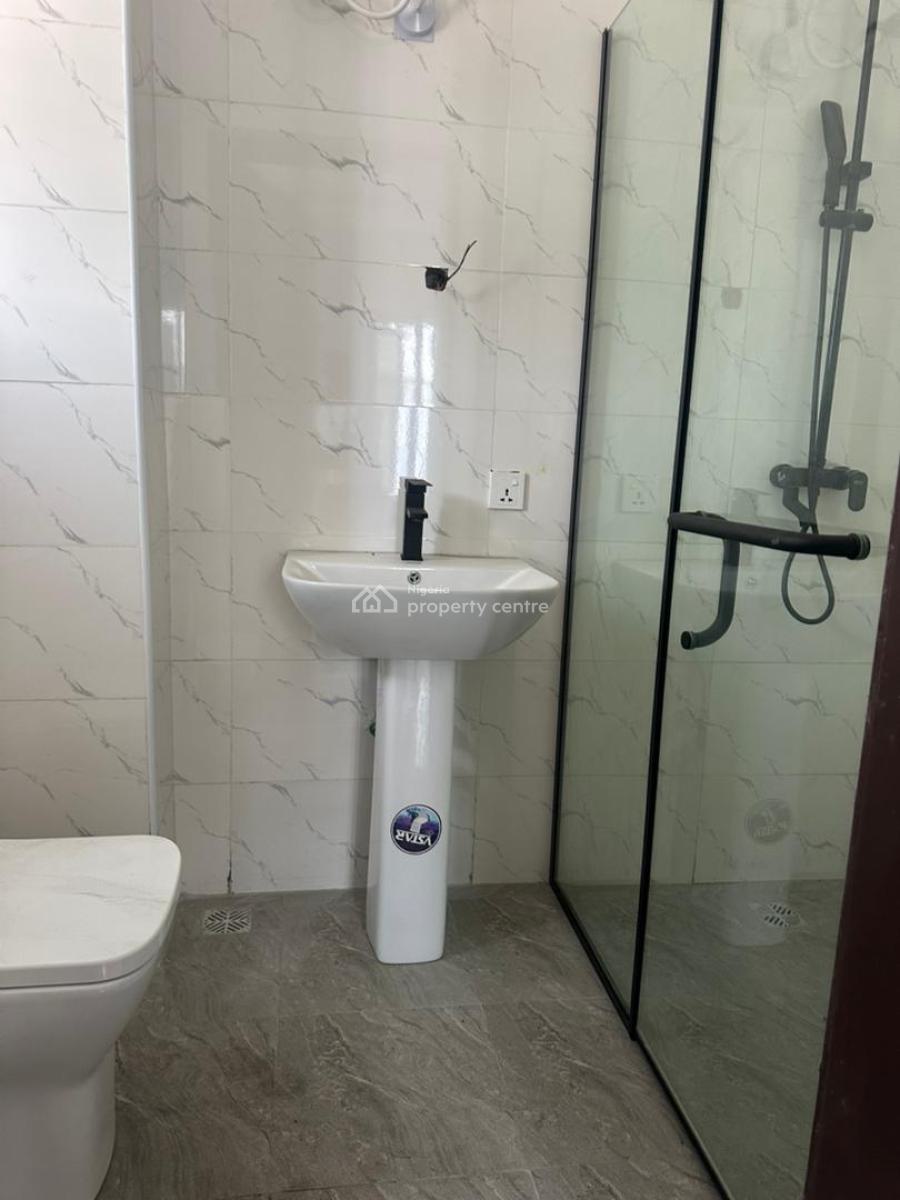 Eight (8) Units of Three (3) Bedroom Apartment with Bq, Lekki Phase 1, Lekki, Lagos, Flat / Apartment for Rent