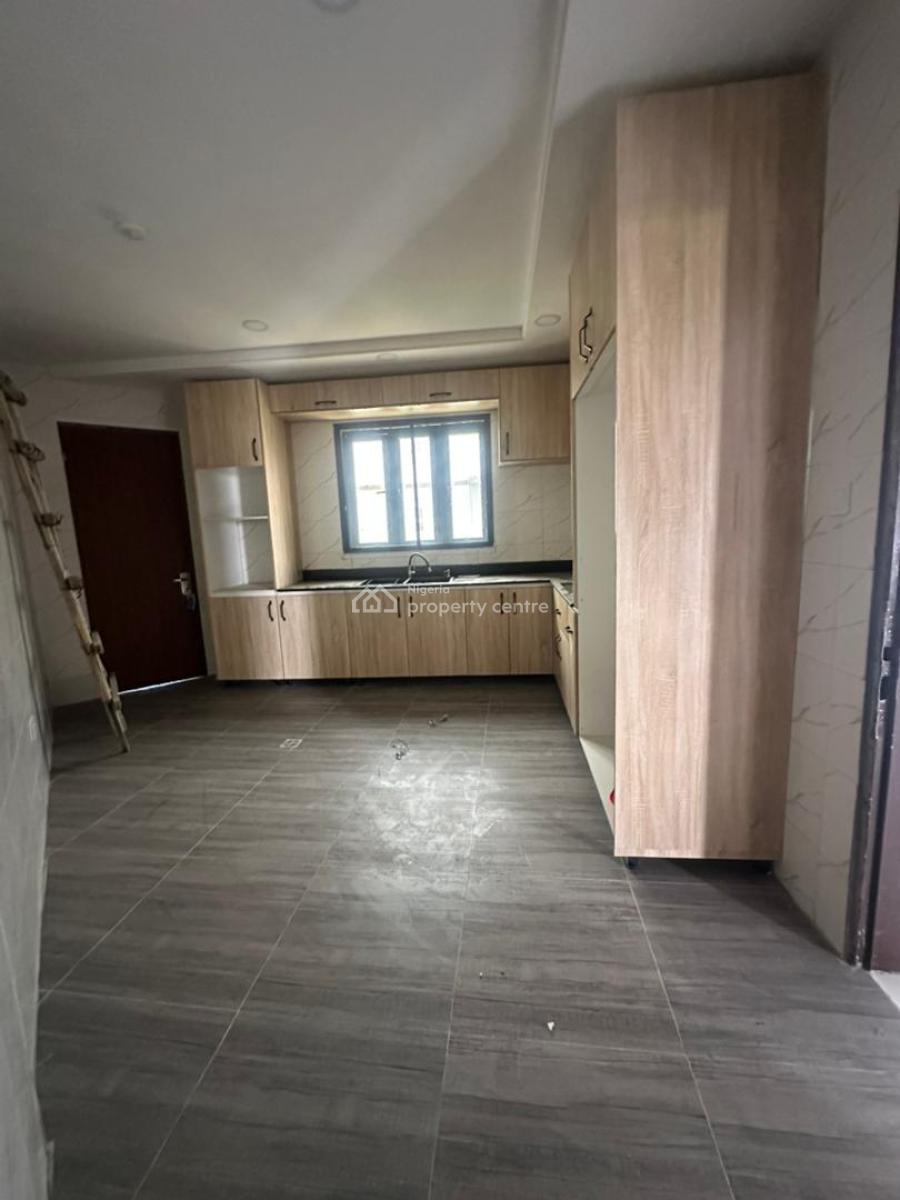 Eight (8) Units of Three (3) Bedroom Apartment with Bq, Lekki Phase 1, Lekki, Lagos, Flat / Apartment for Rent