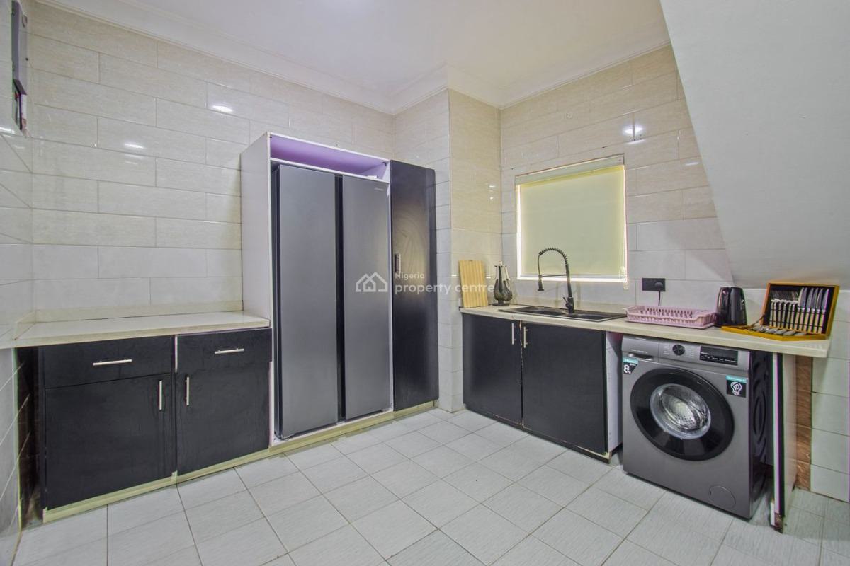 Nicely Furnished 4 Bedroom Apartment, Ikoyi, Lagos, Flat / Apartment Short Let