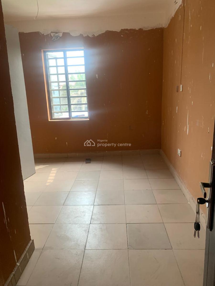 Neat 3 Bedrooms Flat, Ologolo, Lekki, Lagos, Flat / Apartment for Rent