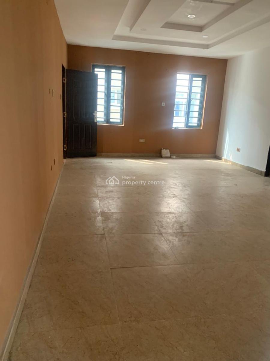 Neat 3 Bedrooms Flat, Ologolo, Lekki, Lagos, Flat / Apartment for Rent