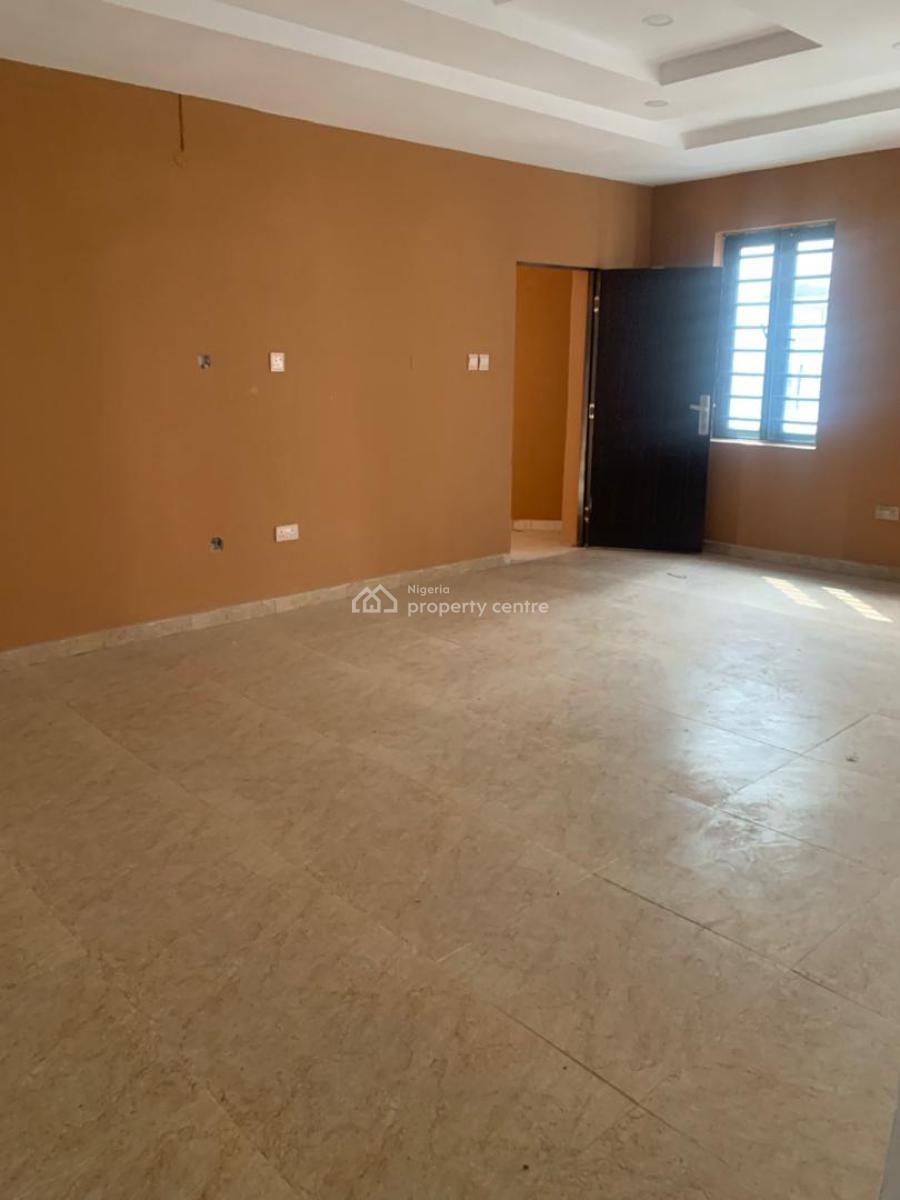 Neat 3 Bedrooms Flat, Ologolo, Lekki, Lagos, Flat / Apartment for Rent