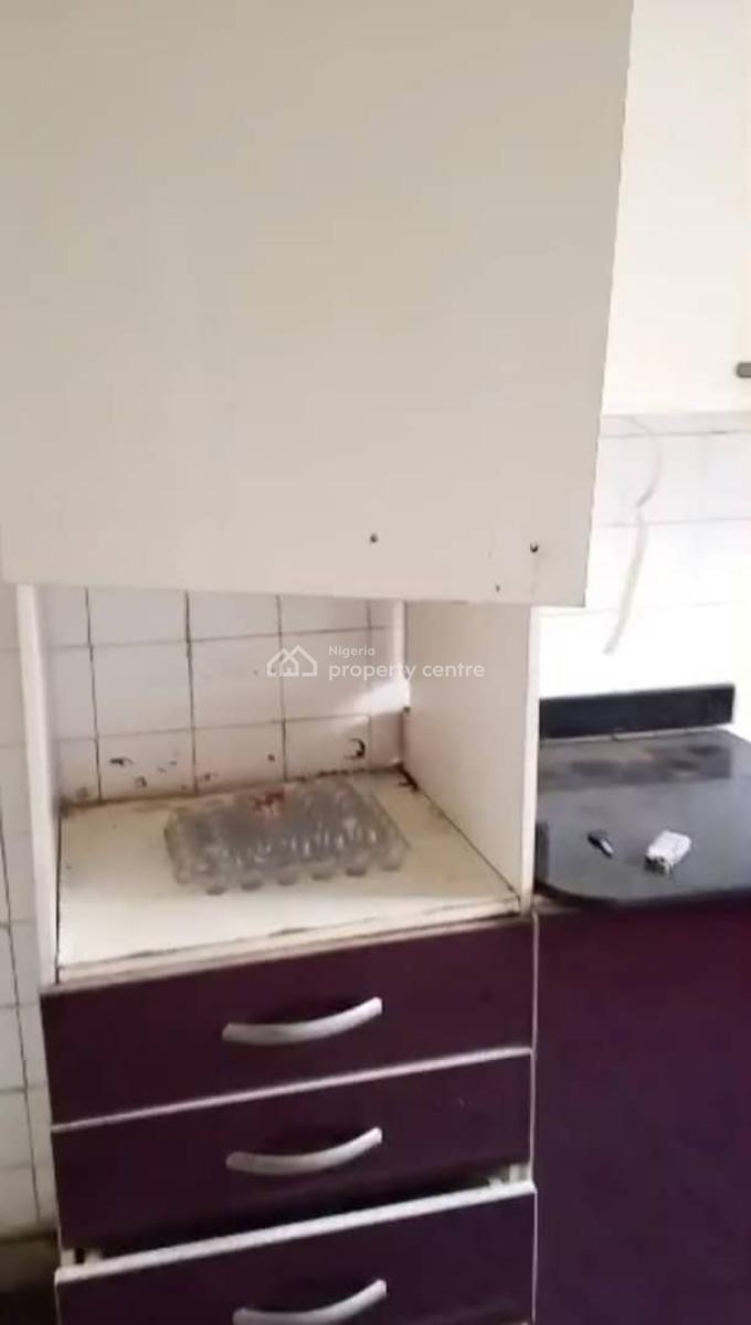 Lovely 3 Bedroom Flat, on Bode Thomas Road, Surulere, Lagos, Flat / Apartment for Rent