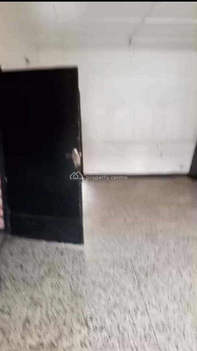 Lovely 3 Bedroom Flat, on Bode Thomas Road, Surulere, Lagos, Flat / Apartment for Rent