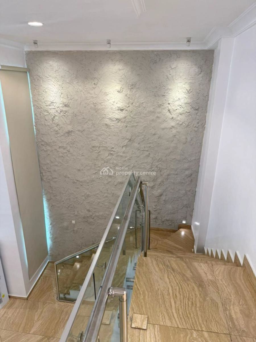 Nicely Funished 4 Bedroom Apartment, Lekki Phase 1, Lekki, Lagos, Flat / Apartment Short Let