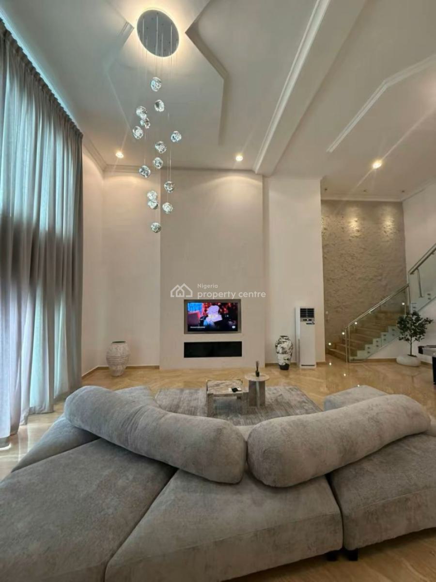 Nicely Funished 4 Bedroom Apartment, Lekki Phase 1, Lekki, Lagos, Flat / Apartment Short Let