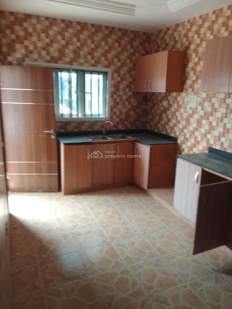 Nice and Standard 3bedroom Flat, Serene and Secure Estate New Road Before Chevron Traffic Light Lekki, Lekki Expressway, Lekki, Lagos, Flat / Apartment for Rent
