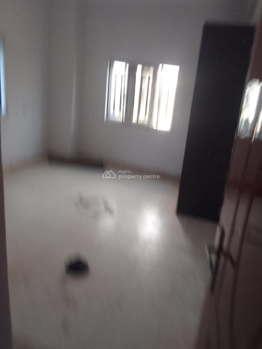 Nice and Standard 3bedroom Flat, Serene and Secure Estate New Road Before Chevron Traffic Light Lekki, Lekki Expressway, Lekki, Lagos, Flat / Apartment for Rent