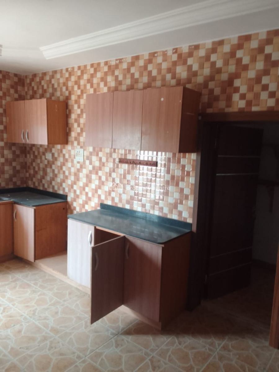 Nice and Standard 3bedroom Flat, Serene and Secure Estate New Road Before Chevron Traffic Light Lekki, Lekki Expressway, Lekki, Lagos, Flat / Apartment for Rent