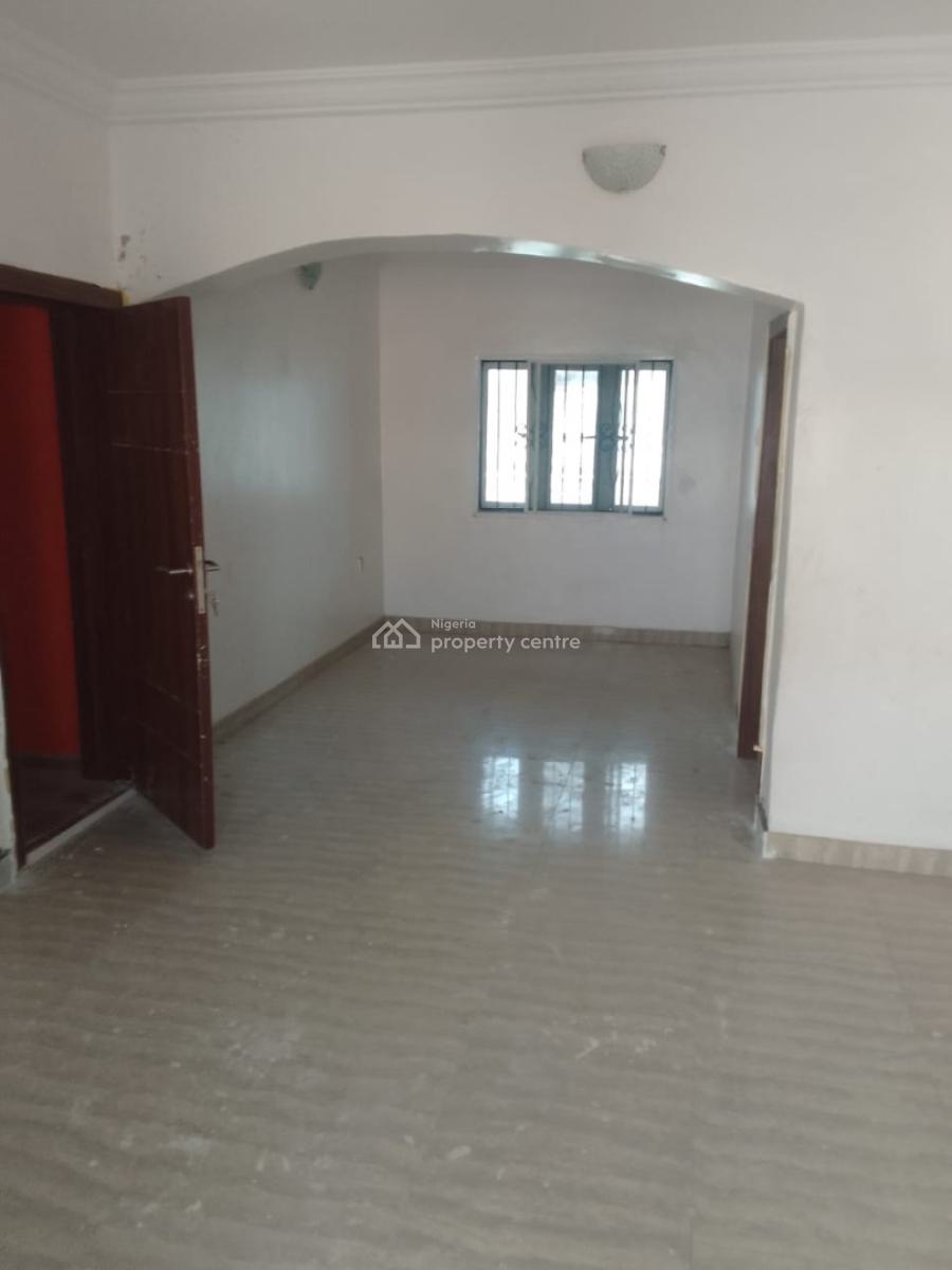Nice and Standard 3bedroom Flat, Serene and Secure Estate New Road Before Chevron Traffic Light Lekki, Lekki Expressway, Lekki, Lagos, Flat / Apartment for Rent