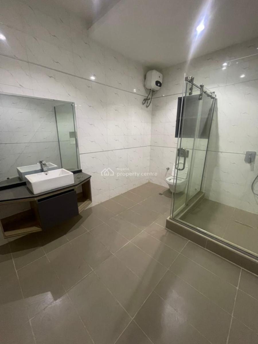 7-bedroom Mansion with Bq and Guest Chalet, Asokoro District, Abuja, House for Sale