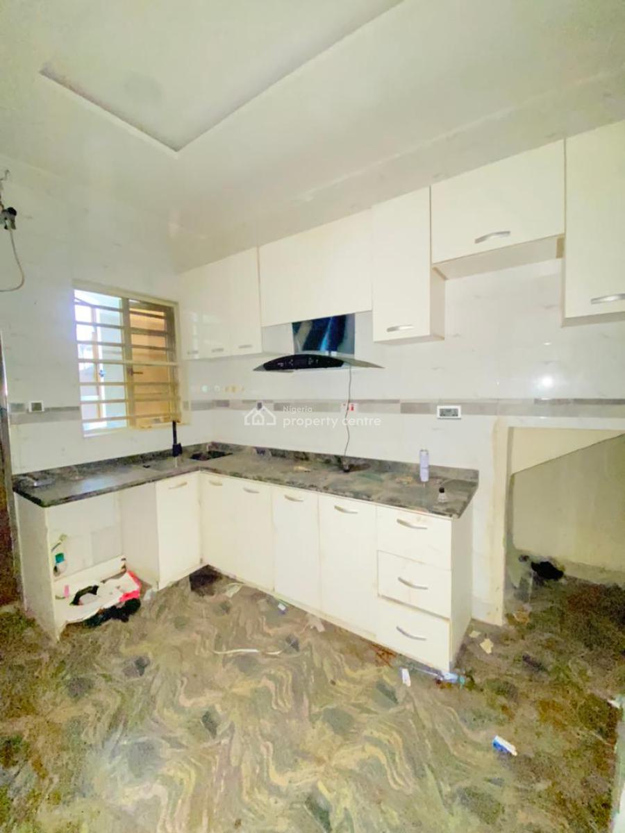 Spacious 2 Bedroom Apartment, Lekki, Lagos, Flat / Apartment for Rent