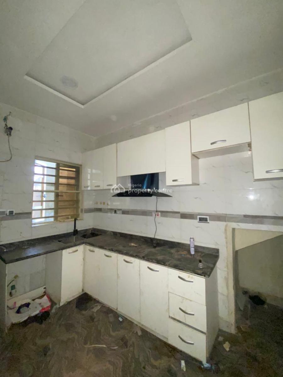 Spacious 2 Bedroom Apartment, Lekki, Lagos, Flat / Apartment for Rent