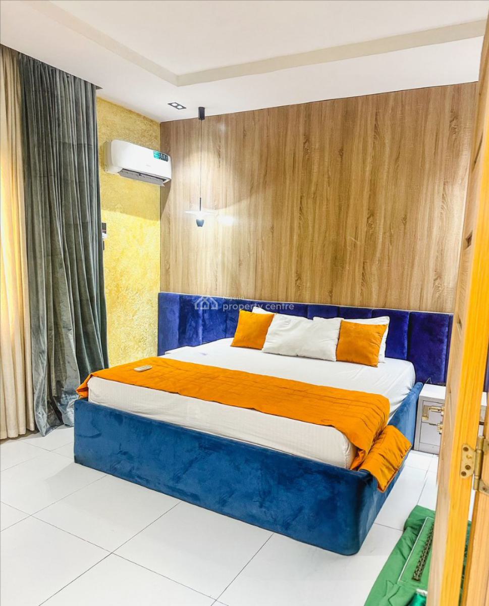 Nicely Furnished 3 Bedroom Apartment, Lekki Phase 1, Lekki, Lagos, Flat / Apartment Short Let