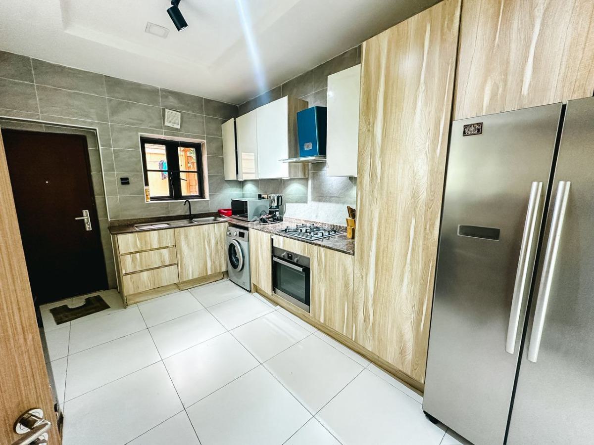 Nicely Furnished 3 Bedroom Apartment, Lekki Phase 1, Lekki, Lagos, Flat / Apartment Short Let