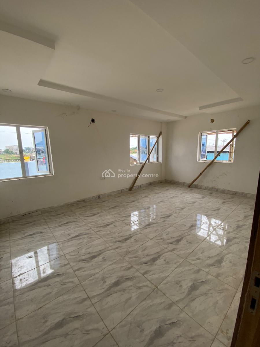 700sqm Open Plan Office Space on a Major Road, Oshodi Express Way, Ikeja, Lagos, Office Space for Rent