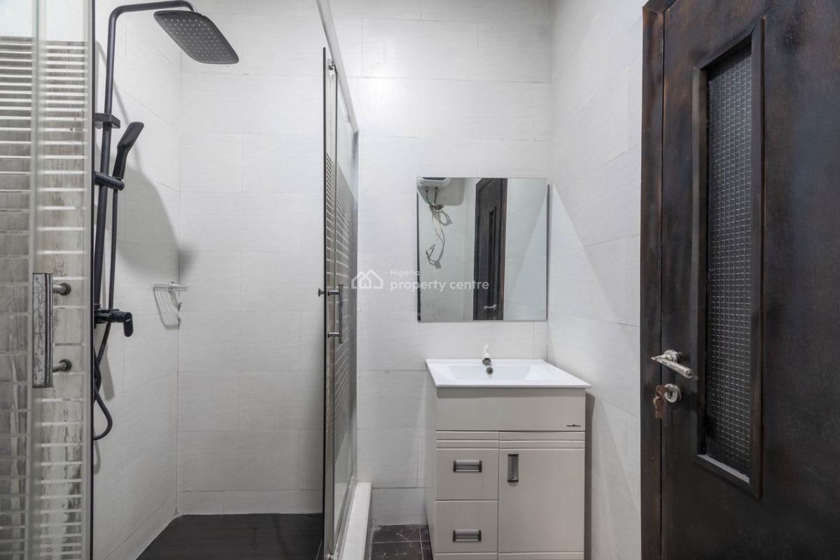 Nicely Furnished 2 Bedroom Apartment, Lekki Phase 1, Lekki, Lagos, Flat / Apartment Short Let