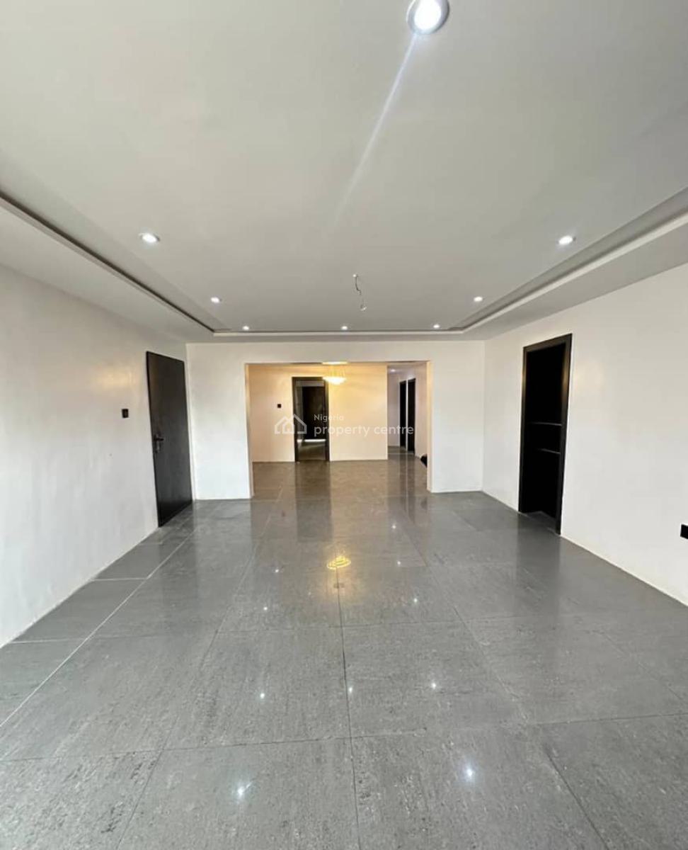 Spacious 3bedroom Flat with Bq on Ground Floor, Main Lekki Phase 1, Lekki Phase 1, Lekki, Lagos, Block of Flats for Sale