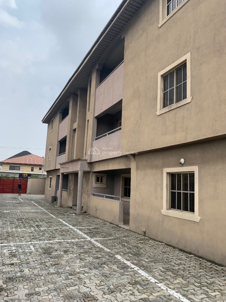 Well Maintained 2bedroom Flat, Off Freedom Way, Ikate, Ikate Elegushi, Lekki, Lagos, Flat / Apartment for Rent