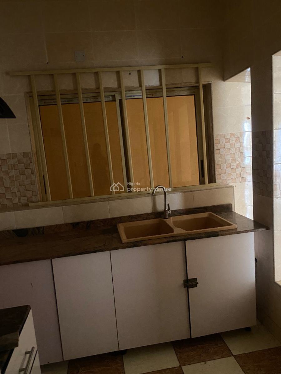 Spacious and Comfortable 2 Bedroom Flat Available, Ikate Elegushi, Lekki, Lagos, Flat / Apartment for Rent