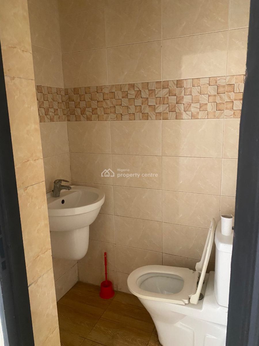 Spacious and Comfortable 2 Bedroom Flat Available, Ikate Elegushi, Lekki, Lagos, Flat / Apartment for Rent