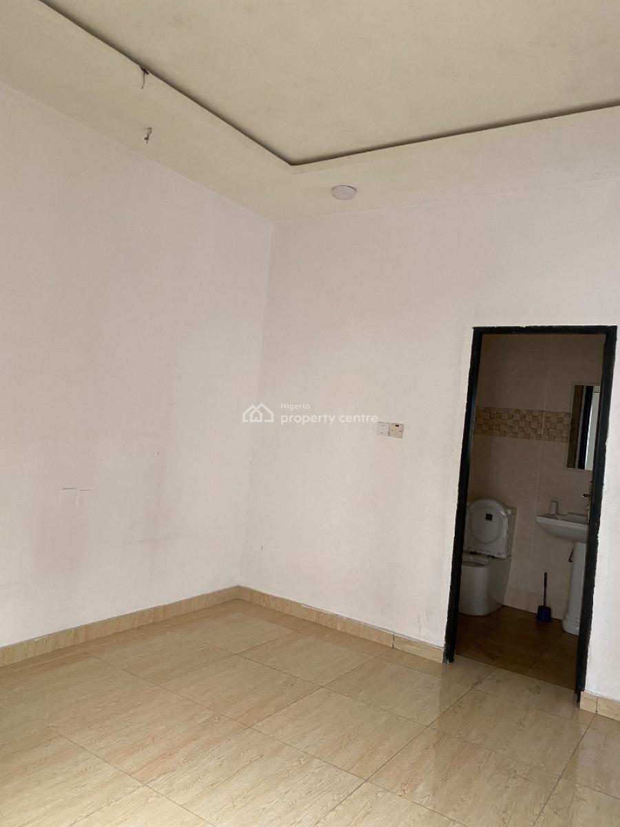 Spacious and Comfortable 2 Bedroom Flat Available, Ikate Elegushi, Lekki, Lagos, Flat / Apartment for Rent