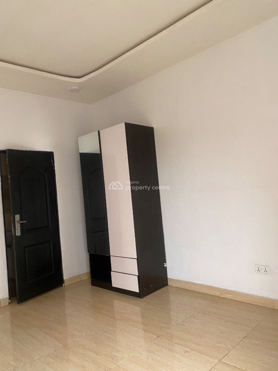 Spacious and Comfortable 2 Bedroom Flat Available, Ikate Elegushi, Lekki, Lagos, Flat / Apartment for Rent