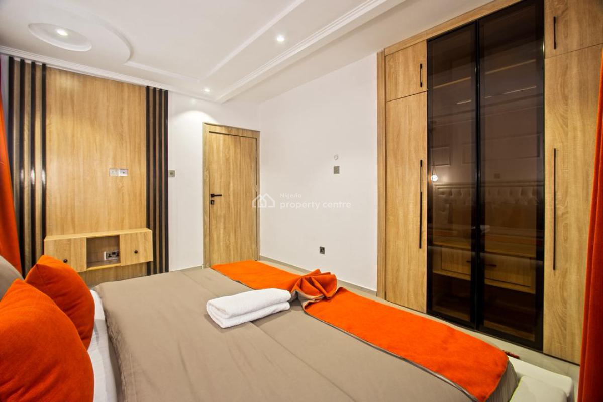 Stunning 3-bedroom Apartment with Mini Bar, Old Ikoyi, Ikoyi, Lagos, Flat / Apartment Short Let