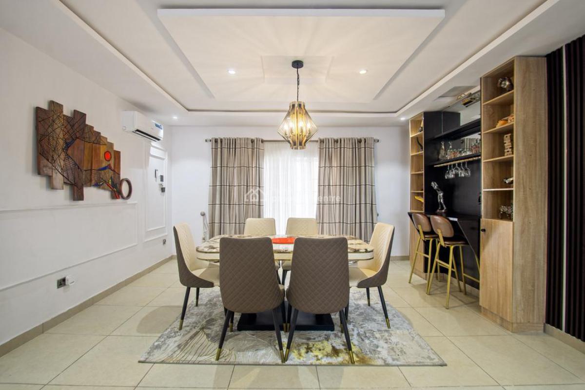 Stunning 3-bedroom Apartment with Mini Bar, Old Ikoyi, Ikoyi, Lagos, Flat / Apartment Short Let