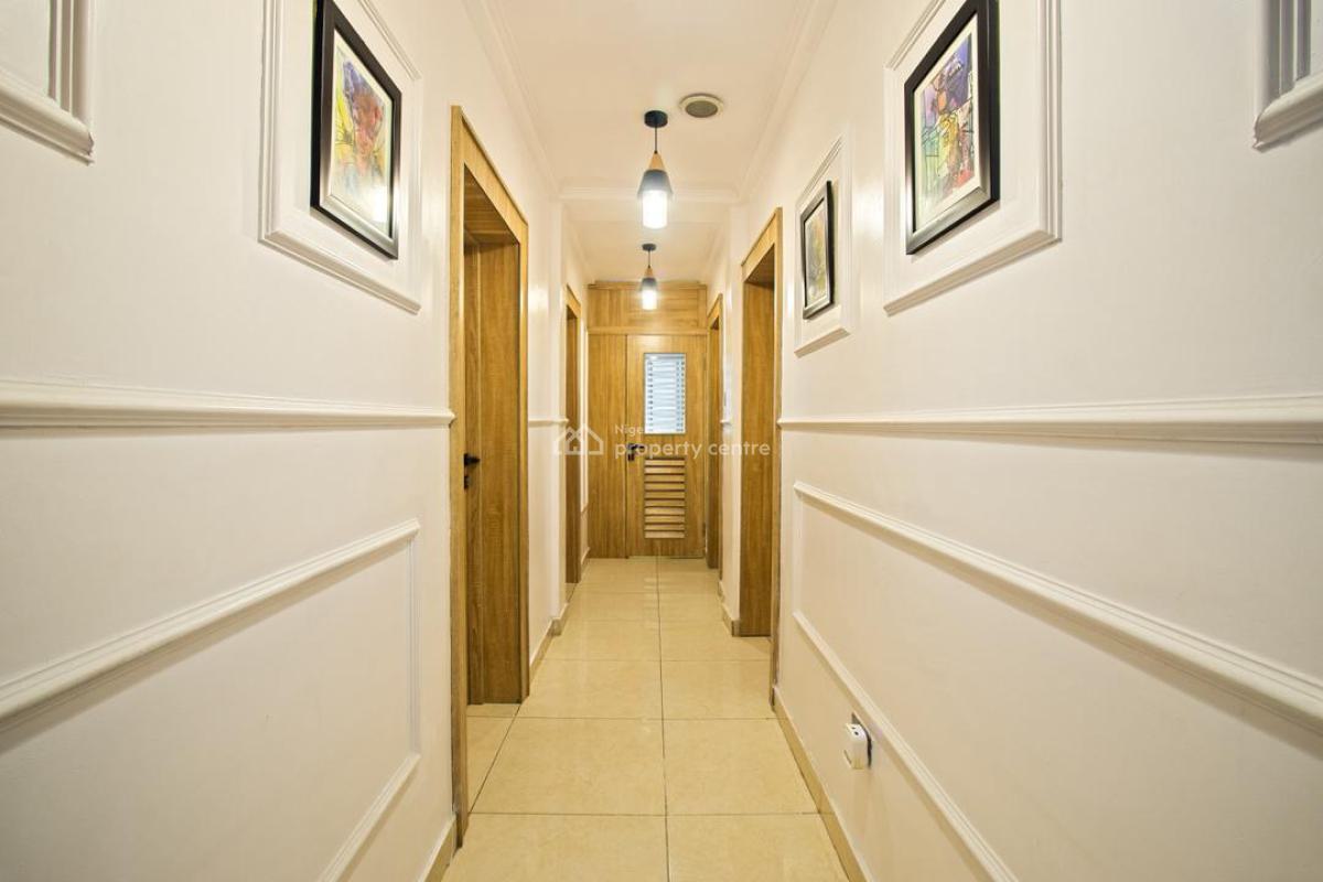 Stunning 3-bedroom Apartment with Mini Bar, Old Ikoyi, Ikoyi, Lagos, Flat / Apartment Short Let