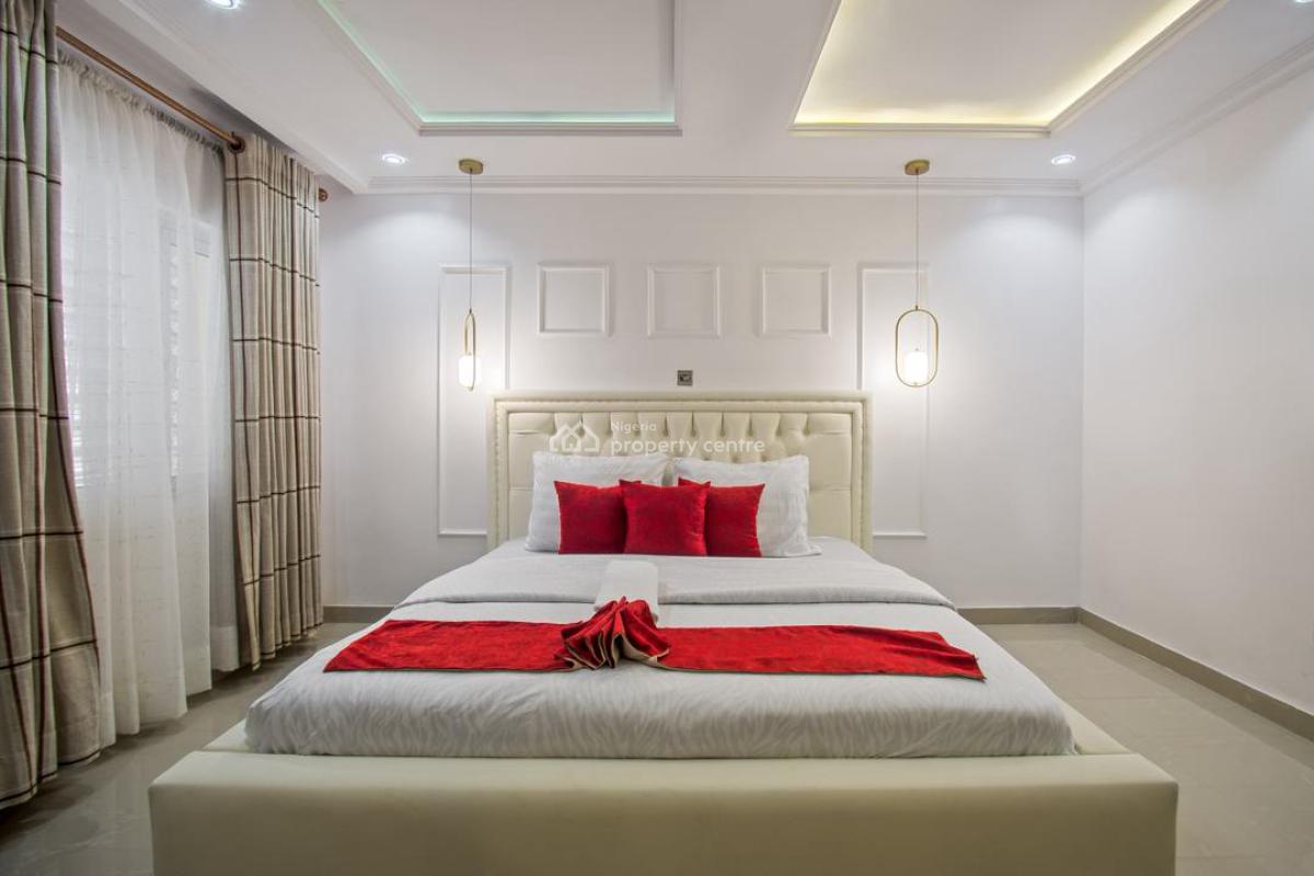 Stunning 3-bedroom Apartment with Mini Bar, Old Ikoyi, Ikoyi, Lagos, Flat / Apartment Short Let