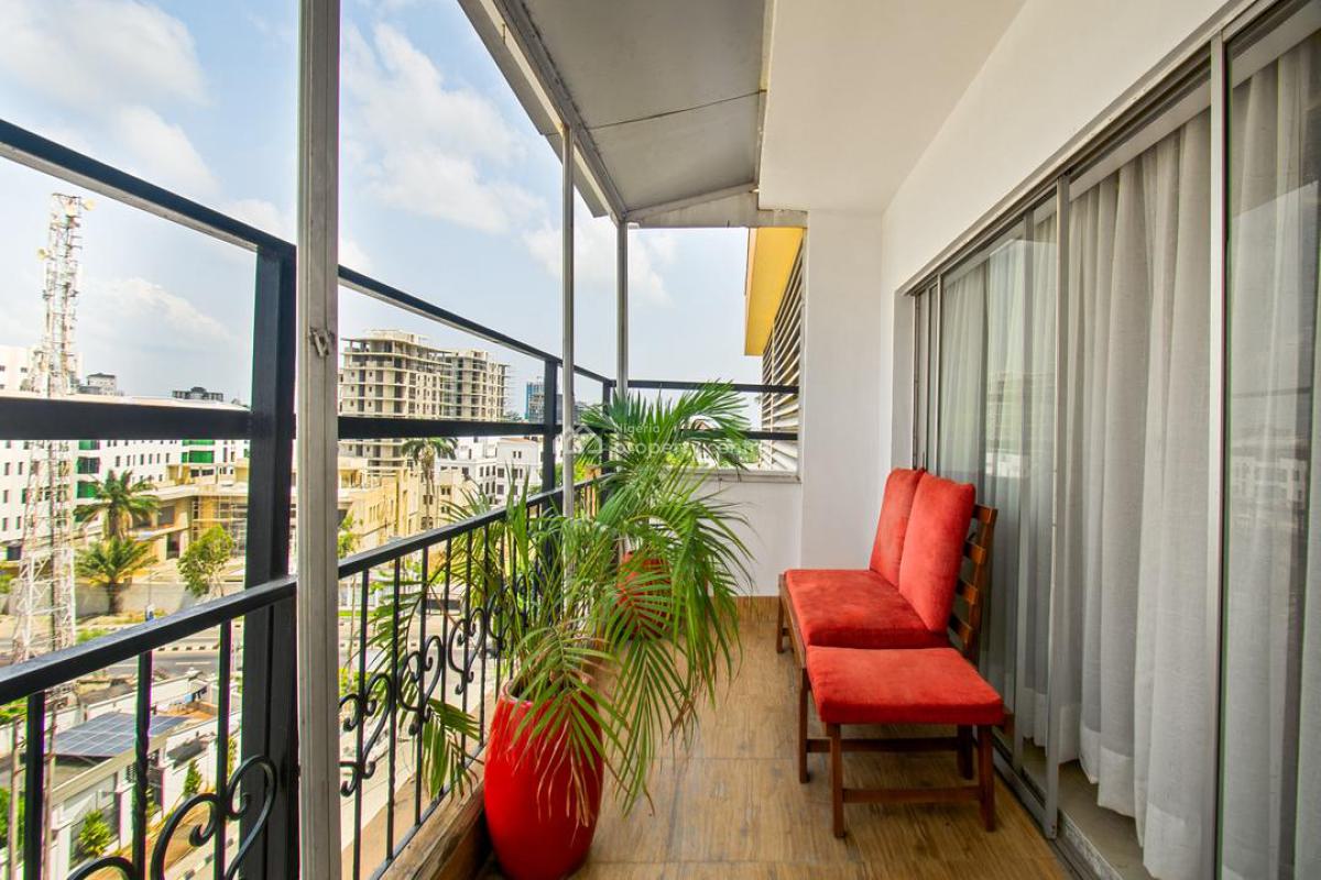 Stunning 3-bedroom Apartment with Mini Bar, Old Ikoyi, Ikoyi, Lagos, Flat / Apartment Short Let