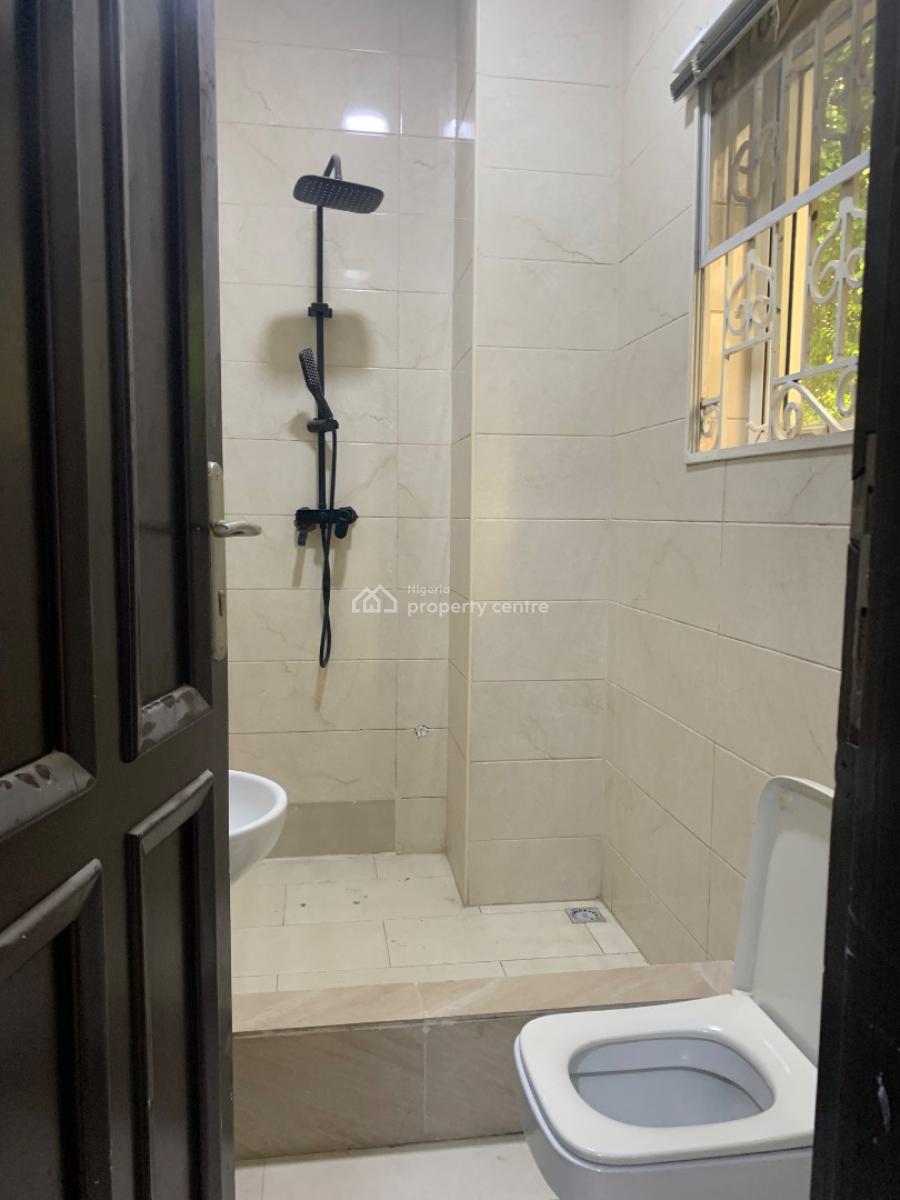 Newly Renovated Fully Service 2 Bedroom Flat, Off Admiralty Way, Lekki Phase 1, Lekki Phase 1, Lekki, Lagos, Flat / Apartment for Rent