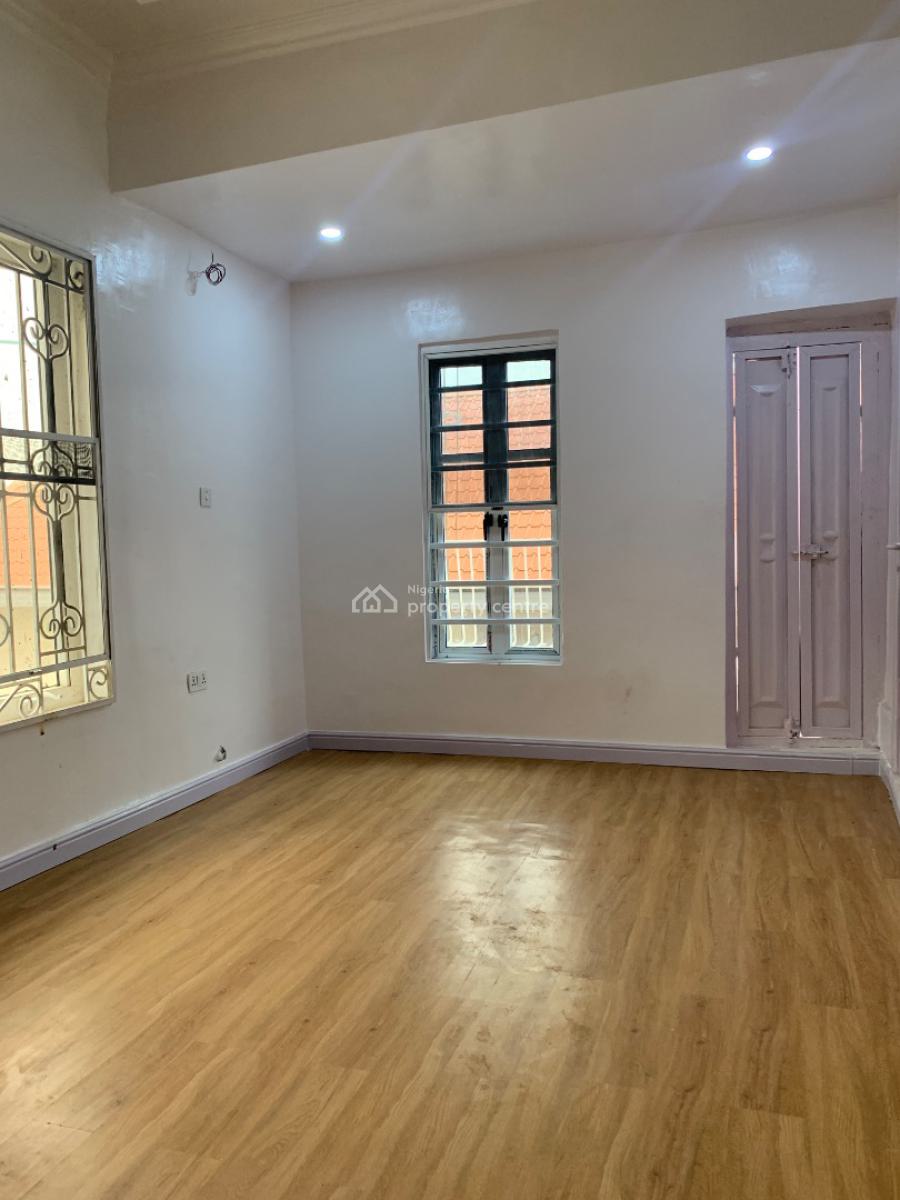 Newly Renovated Fully Service 2 Bedroom Flat, Off Admiralty Way, Lekki Phase 1, Lekki Phase 1, Lekki, Lagos, Flat / Apartment for Rent