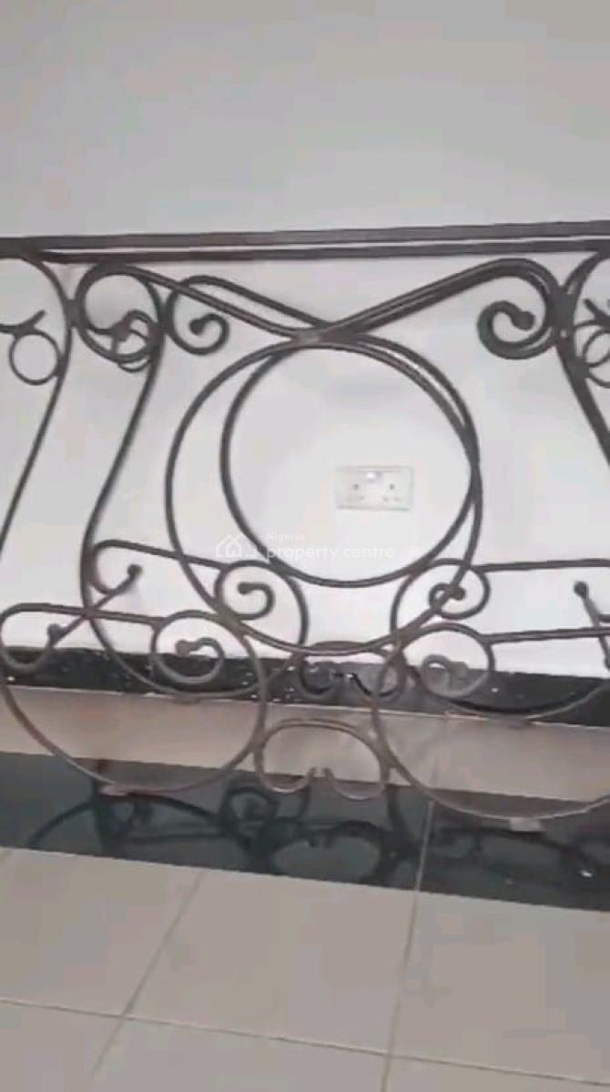 Luxury Mini Flat + Extra Room Off Bourdillion Road ,ikoyi, Bourdillion Road ,ikoyi ,lagos ,nigeria, Ikoyi, Lagos, Mini Flat (room and Parlour) for Rent