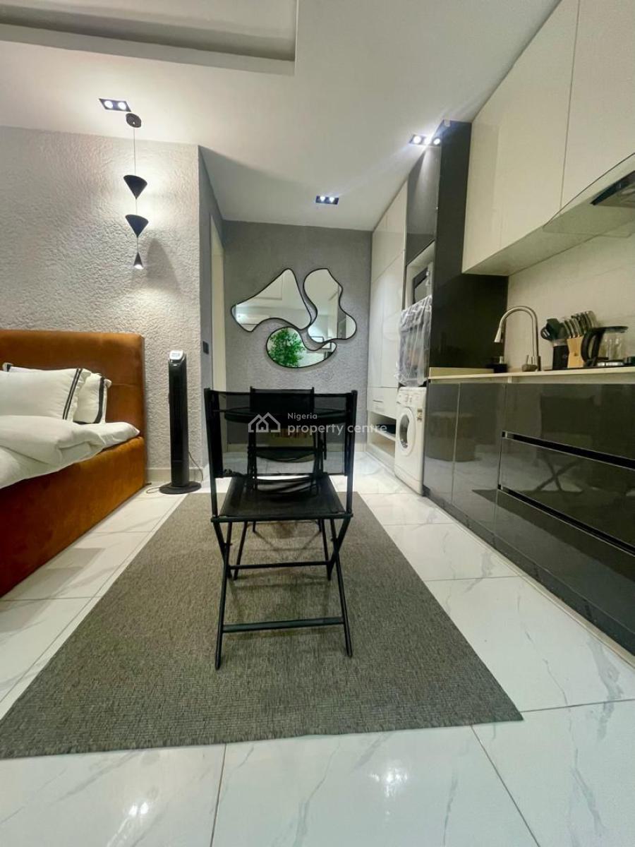 Charming and Spacious Studio Apartment with Orthopaedic Mattress &pool, Gym, Speedy Internet, Comfortable Stay, Secure Environment, Lekki, Lagos, Flat / Apartment Short Let